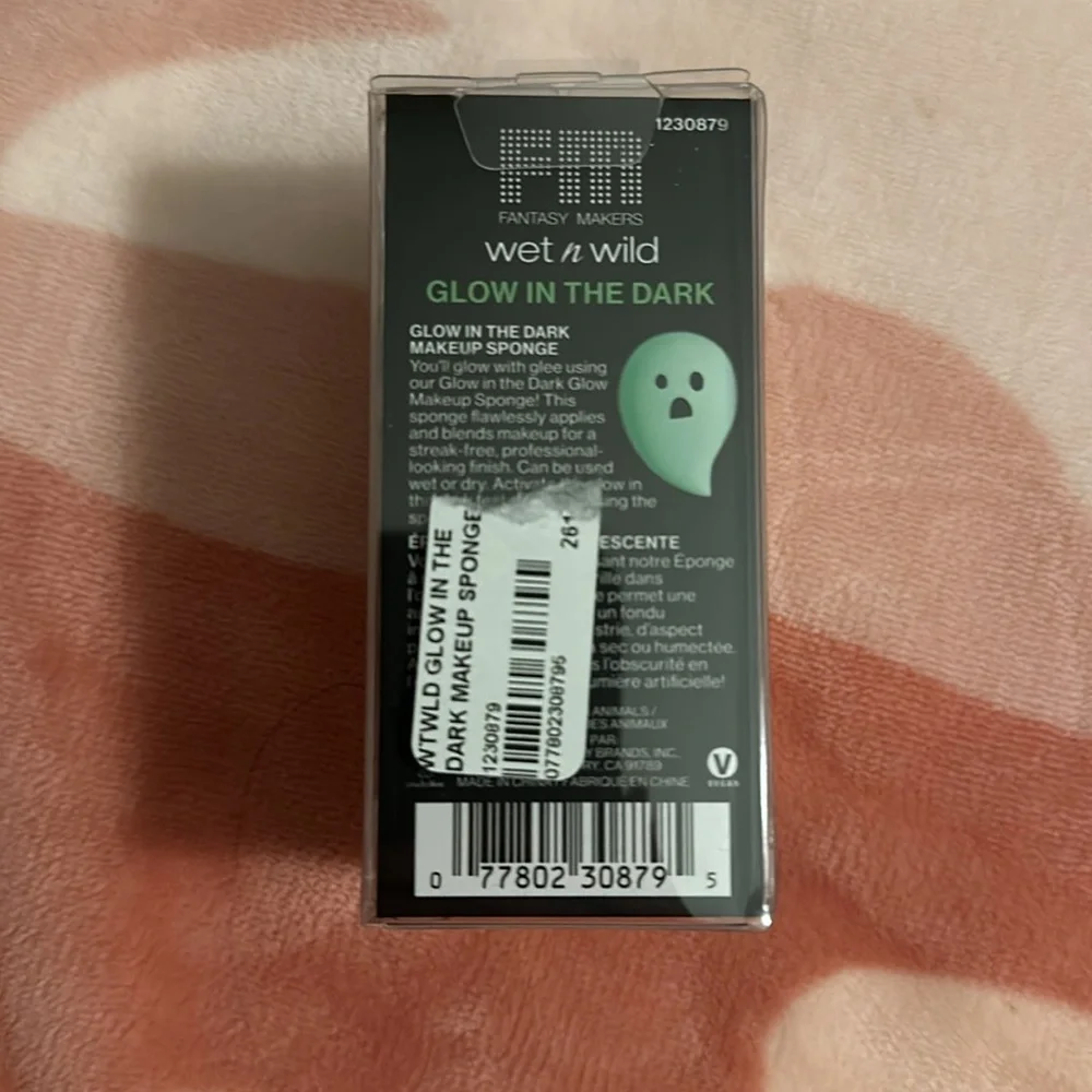 Wet n Wild Glow In The Dark Ghost Makeup Sponge